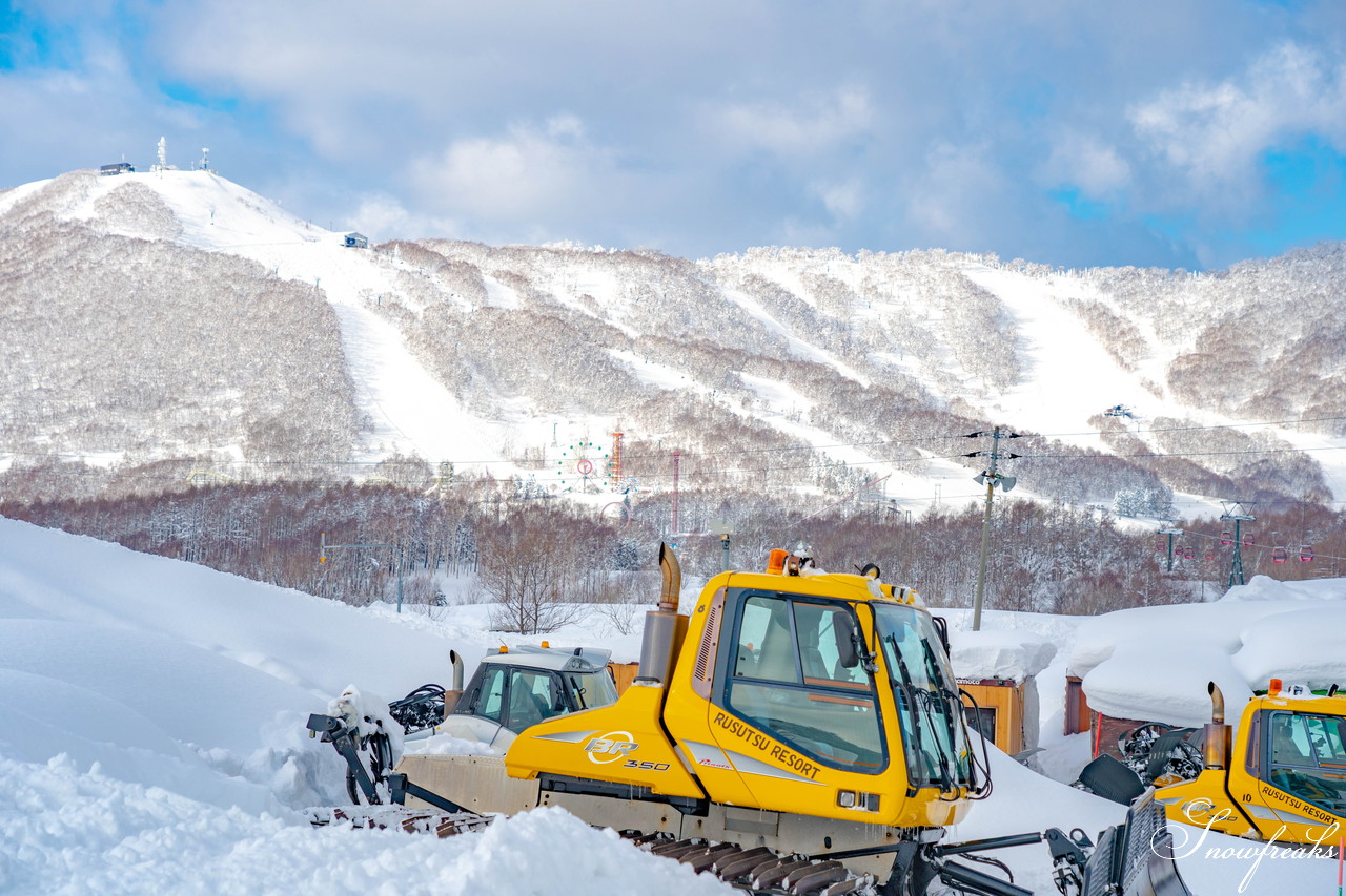 ルスツリゾート　2日間の吹雪の後の青空。たっぷり新雪が降り積もった樹氷林の中を滑る！